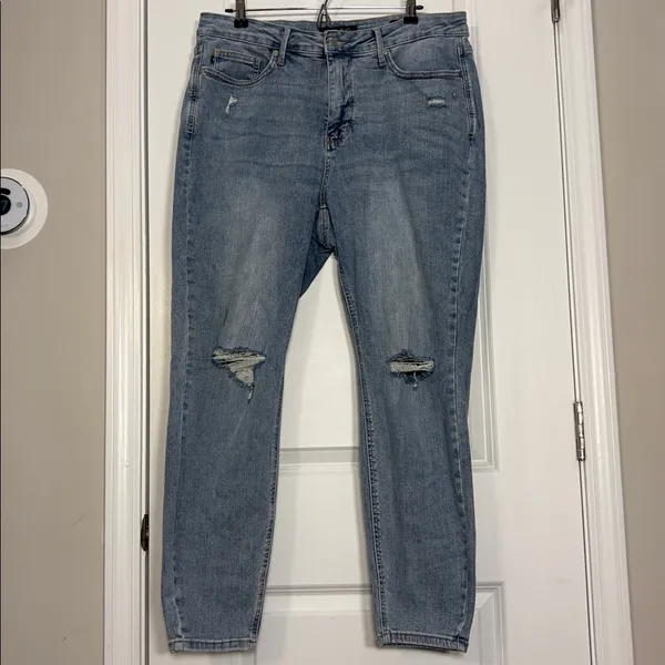 Mid Rise Control Top Distressed Skinny Jeans By Judy Blue Jb88797 - Image 2
