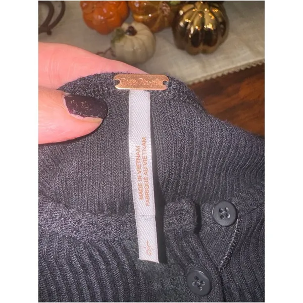 Black Leo Henley Waffle Knit - Image 10