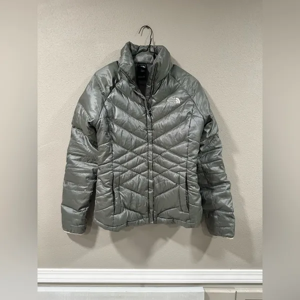 The North Face Aconcagua 2 550 Fill Down Puffer Jacket - Image 2