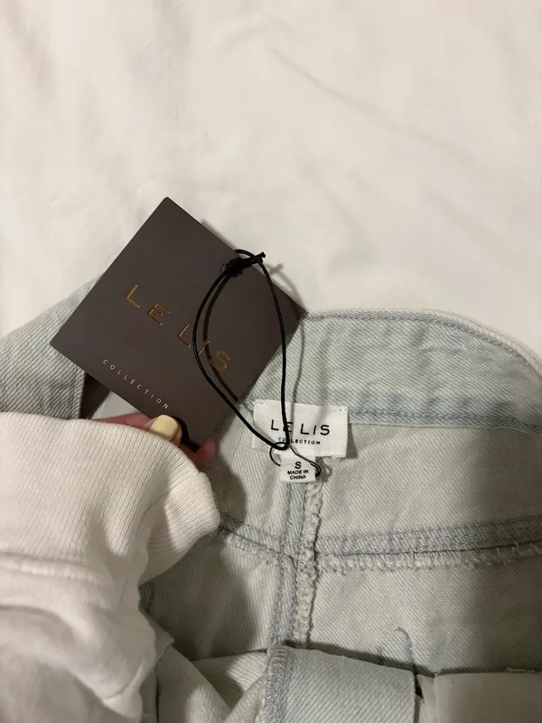 Le Lis Denim Shorts - Image 4