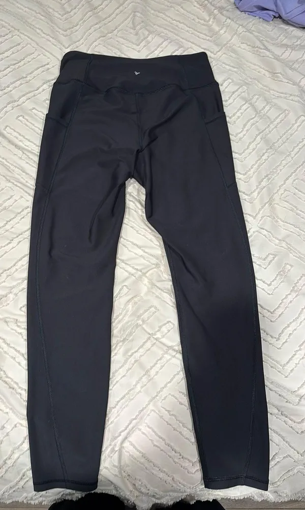 Old Navy High Rise Leggings - Image 2