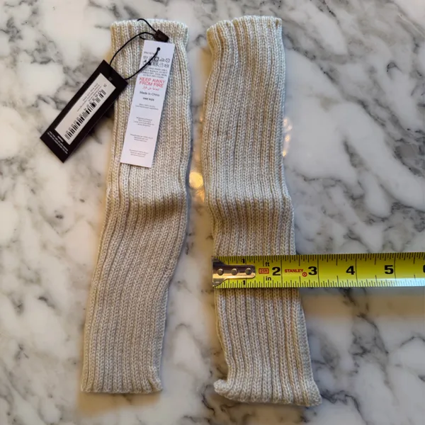NWT PRETTYLITTLETHING Cream Ribbed Slouchy Handwarmers - Image 5