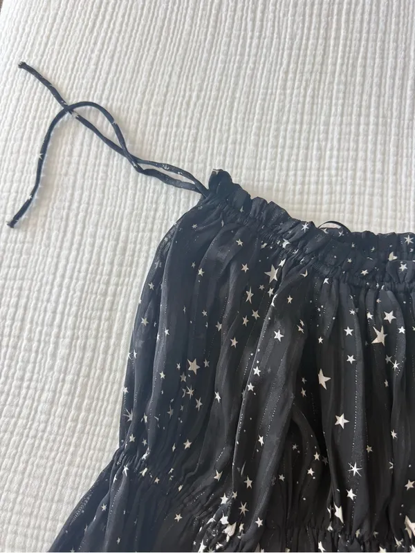 Lush Clothing Black Star-Print Off-Shoulder Smocked Women's Top - Image 3