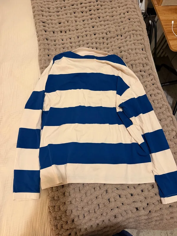 New Balance Blue and Cream Striped Rugby Shirt - Image 8