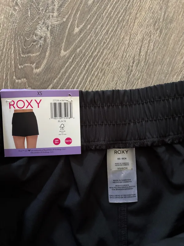 NWT Roxy Black SPF 50 Stretch Board/Swim Shorts (XS) - Image 3