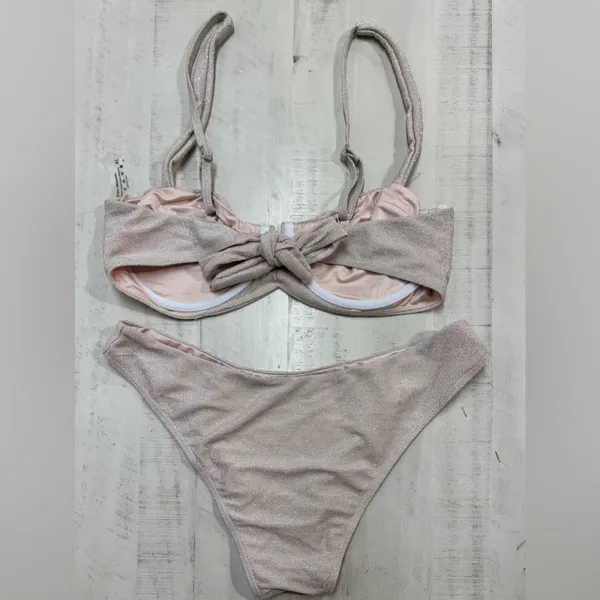 Swimsuit set Top with Adjustable Straps Underwire Tie Back and bikini bottoms - Image 2