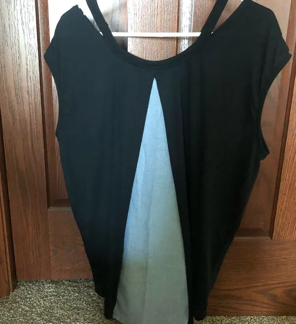 NEW WITH TAGS  CUT OUT TEE DENIM - Image 2