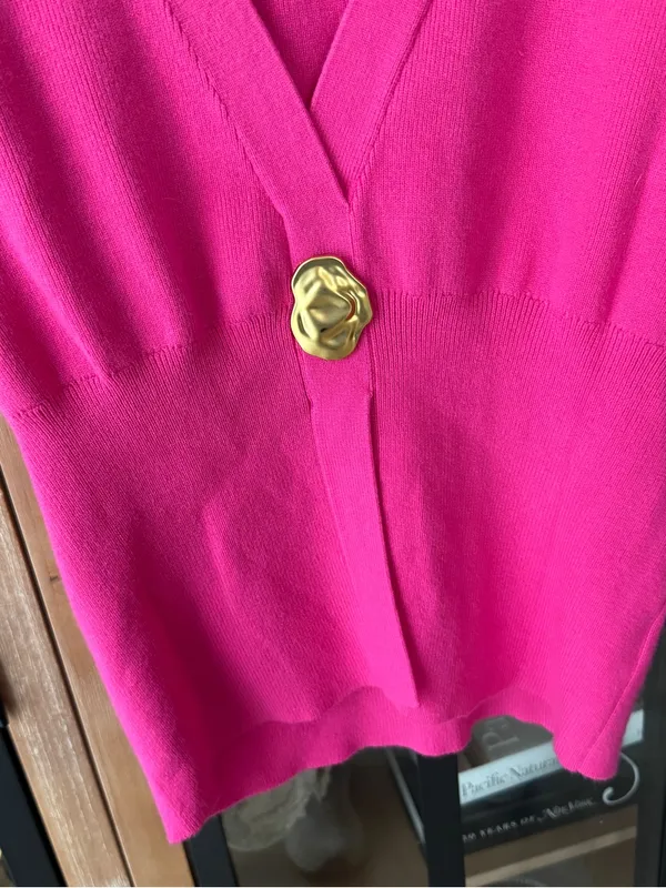 Commense knit top sweater vest Buttoned detail vneck babydoll asymmetrical - Image 8
