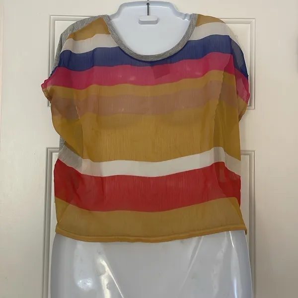 🩷 3/$18 Disney Mickey Mouse colorblock midriff crop top gray colorful - Image 3
