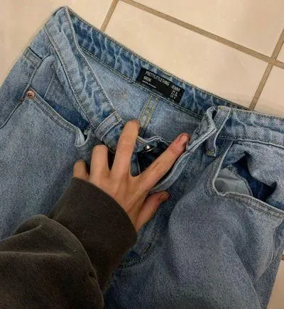 Jeans - Image 2