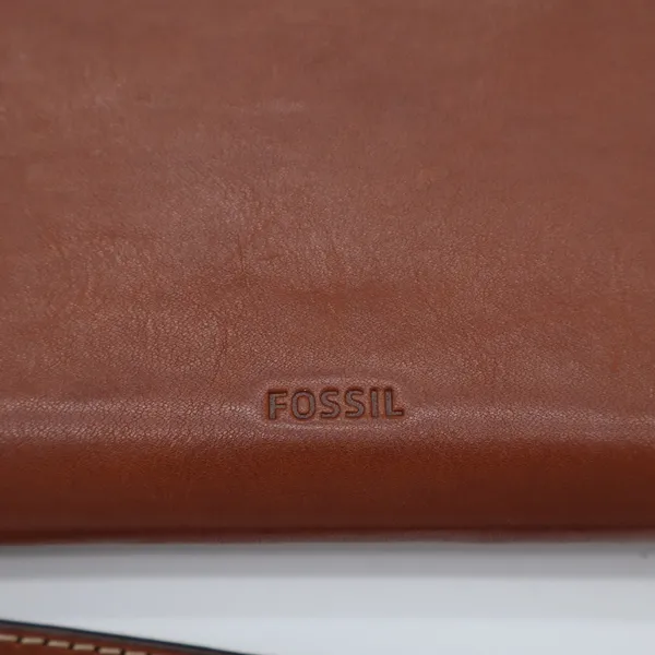 Fossil Emma Womens Brown Faux Leather Inner Pockets Zip Around Wristlet Wallet - Image 2