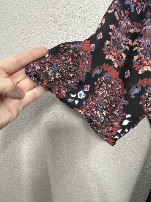 Free People Run Free Blouse Top Size Medium Tie Front Floral Button Front READ - Image 4