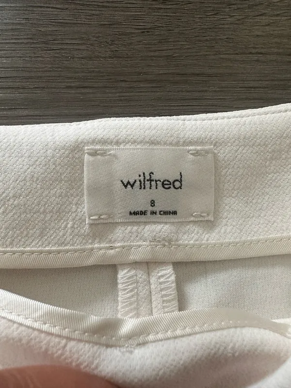 Aritzia Wilfred cream dress shorts  - Image 4