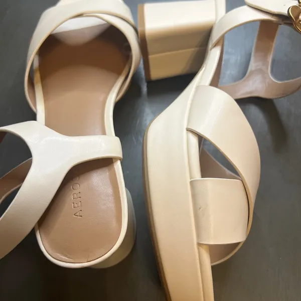 AEROSOLES Cream Heels with Crisscross Straps - Image 3