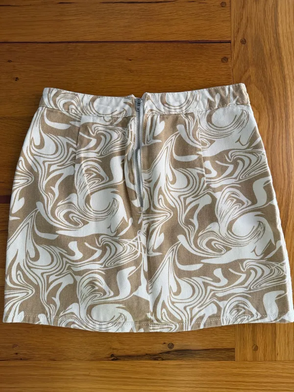 Vestique Swirl Neutral Skirt - Image 4