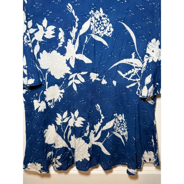 Altar'd State Blue‎ Floral Clip Dot Peplum Blouse Flutter Sleeve Small - Image 3