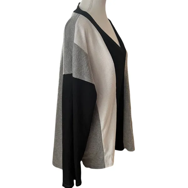 BiBi Womens Colorblock‎ Waffle Knit Thermal V-Neck Top Grey Black White Sz M - Image 2