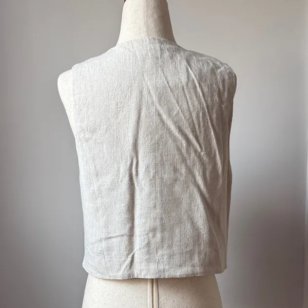 Lulu's Cream Textured Sleeveless Crop Top Women’s Linen Blend Vest Minimalist - Image 2