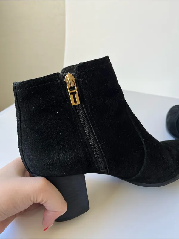 Tory Burch Suede Leather Block Heel Ankle Boots Booties Black Size 8.5 - Image 5