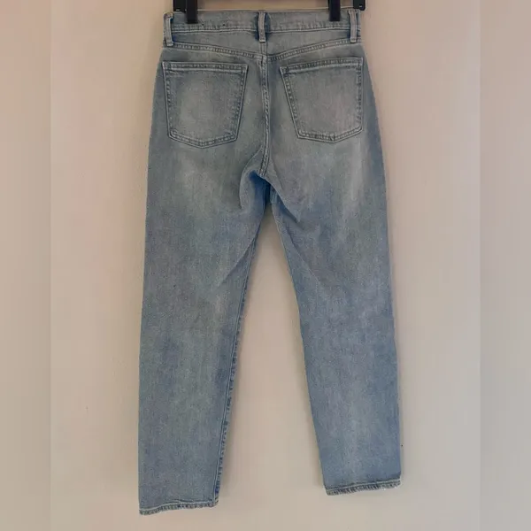 Gap (6S) High Rise Straight Leg Denim with minimal distressing - Image 3