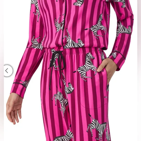 NWT Room Service Women's Shawl Collar Pajama Set Pink L - Image 5