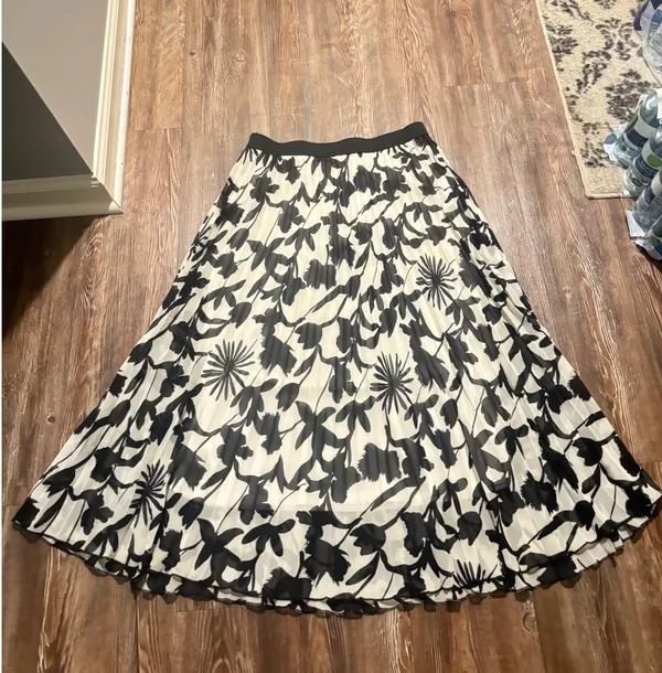 WD NY Black Floral Maxi Skirt - Image 2