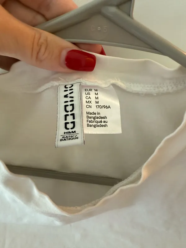 White Cropped H&M divided basic tee - Image 3