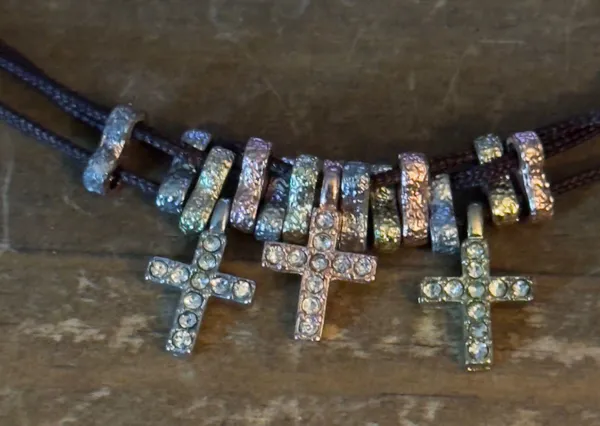 Tricolor rhinestone crosses cord necklace - Image 3