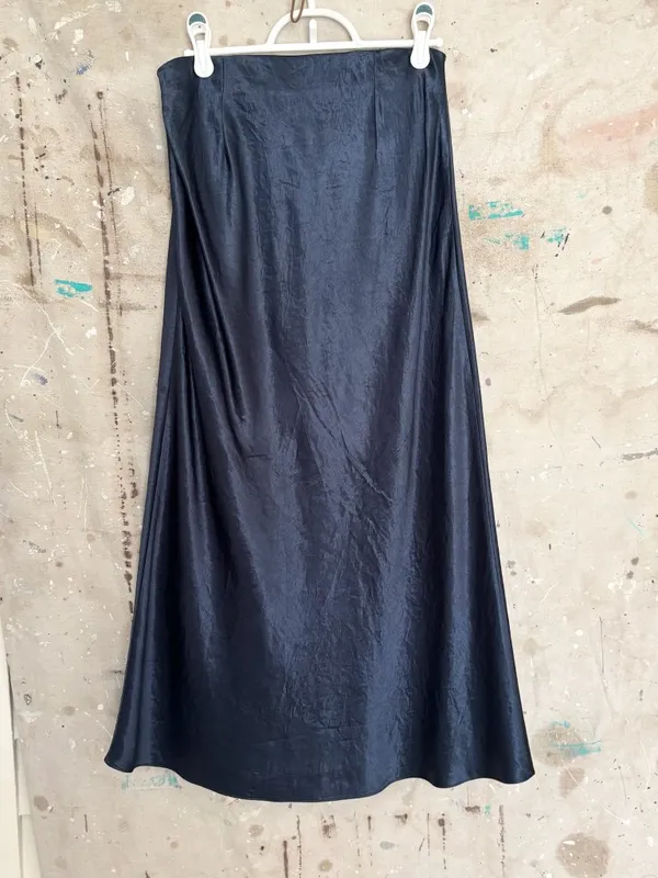 Aritzia Babaton Slip Satin Maxi Skirt - Image 4