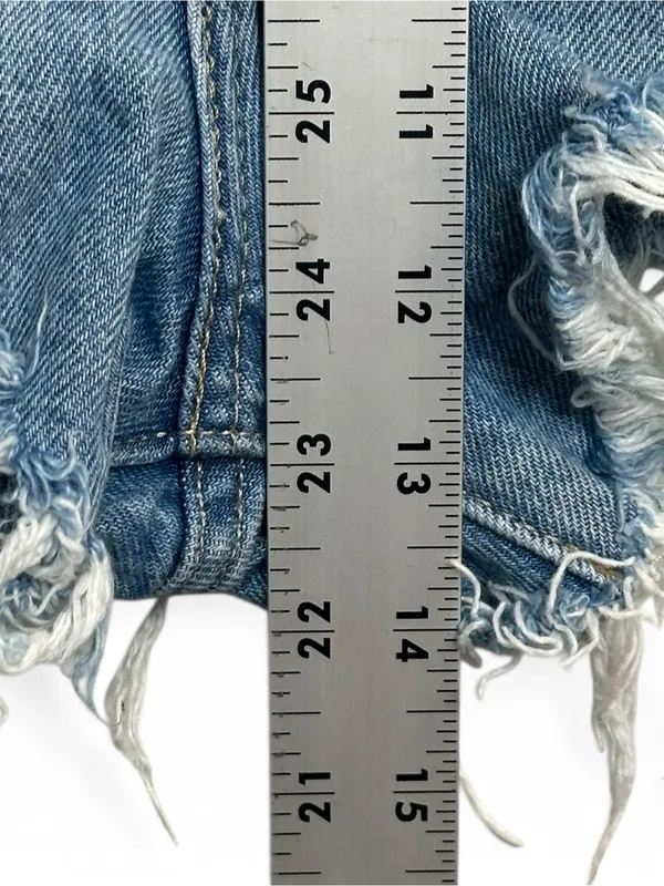 Levi’s SilverTab Mom Shorts W30 Light Wash High Rise Distressed Raw Hem Y2K - Image 9