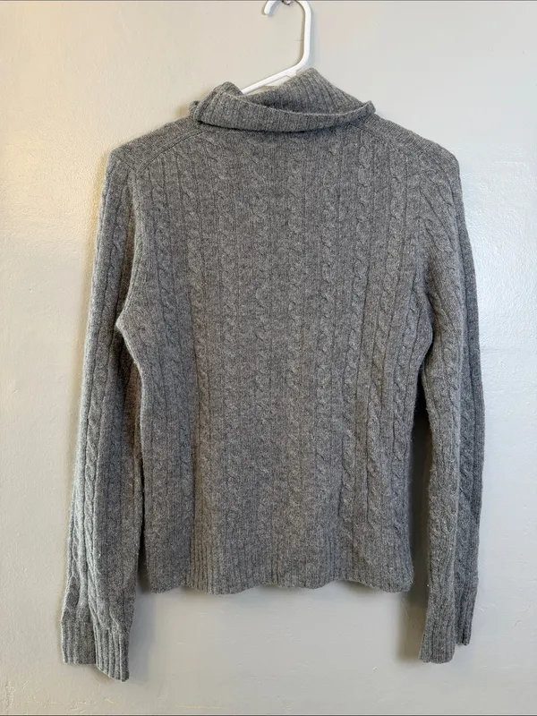 Women’s Gray Cable-Knit Turtleneck Sweater wool cashmere blend size medium - Image 3