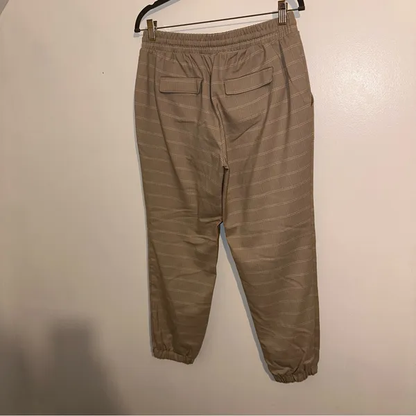 Nine West Tan, Beige, white Plaid Casual women’s Joggers Size Medium - Image 3