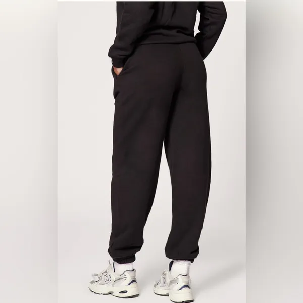 Pretty Little Thing NWT BLACK JOGGERS & HOODIE SET M - Image 2