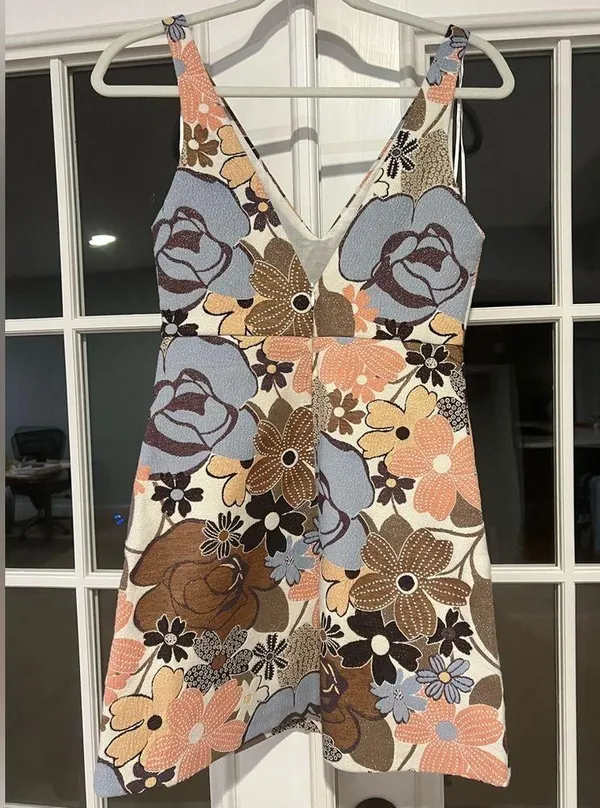 LAST CHANCE Zara floral metallic flare v neck dress - Image 3
