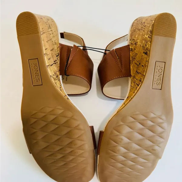 Jones New York Wedge Sandals - Image 6