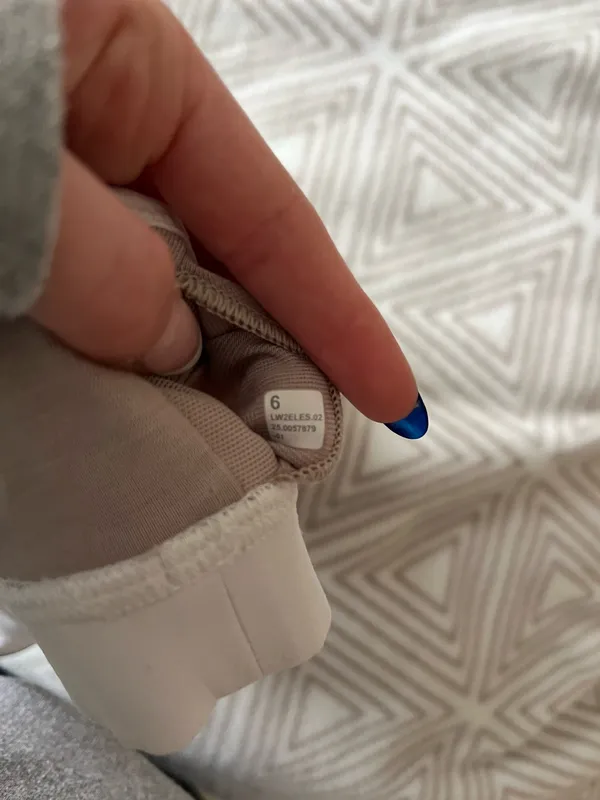 White Lululemon Bra Sports - Image 3
