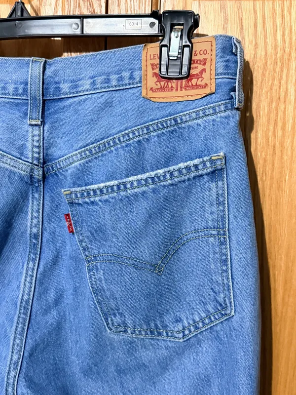 Women’s Levi Jeans - Low Pro Straight - Size 29 - Image 6