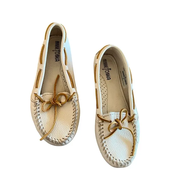 Minnetonka‎ Classic Driving Loafer Off White 6 - Image 3