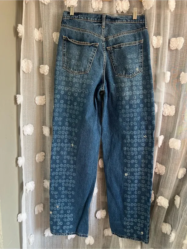 Universal Threads Blue floral Patterned Denim Jeans - Image 2