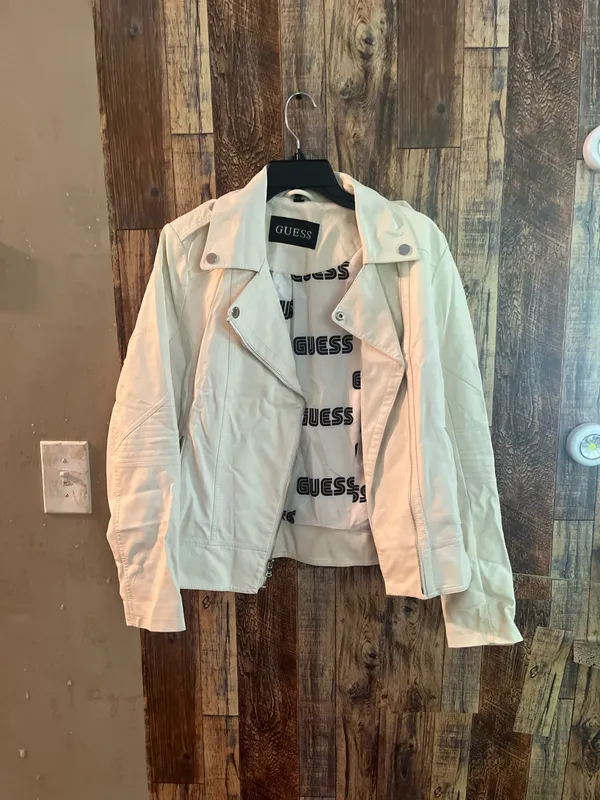 Guess white faux leather jacket white size Medium SH2) - Image 3