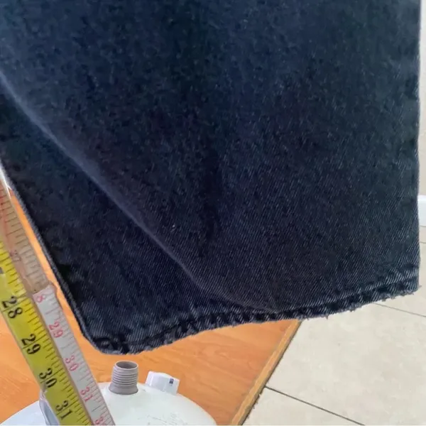 Levi's Distressed High Rise Straight leg Jean busted knee‎ distressed size 27 - Image 6
