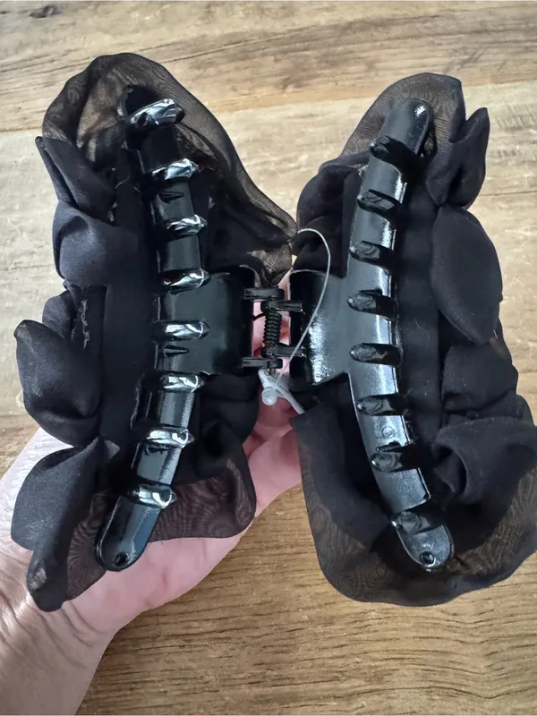 NWT Free People Black Scrunchie Hair Claw Clip - Image 5