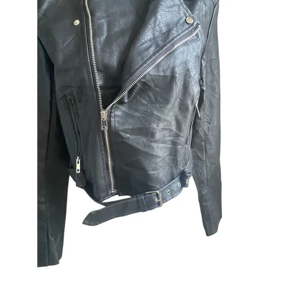 Lulus Women’s Faux Leather Moto Jacket Black L Belted Zippered - Image 5