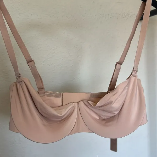 SKIMS SMOOTHING INTIMATES STRAPLESS BRA 34C NWT‎ color clay - Image 3