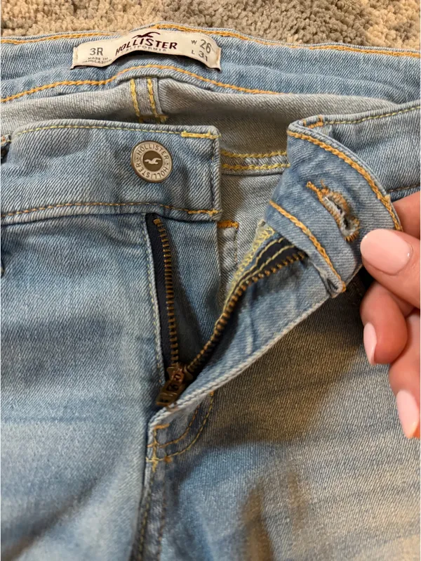Hollister Low-Rise Skinny Jeans - Image 4