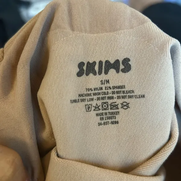 NWOT SKIMS (B11) Sculpting Thong Bodysuit new Shapewear S/M - Image 5