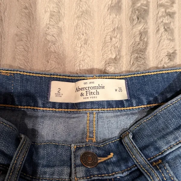 Abercrombie & Fitch High Rise Denim Cut Off Shorts Medium Wash Size 2 W26 - Image 3