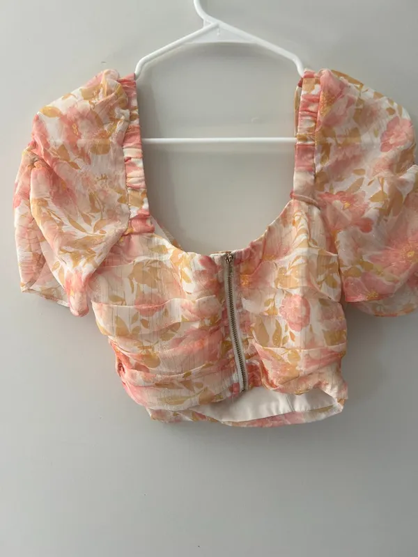 ShowPo size 4 crop top‎ White - Image 9