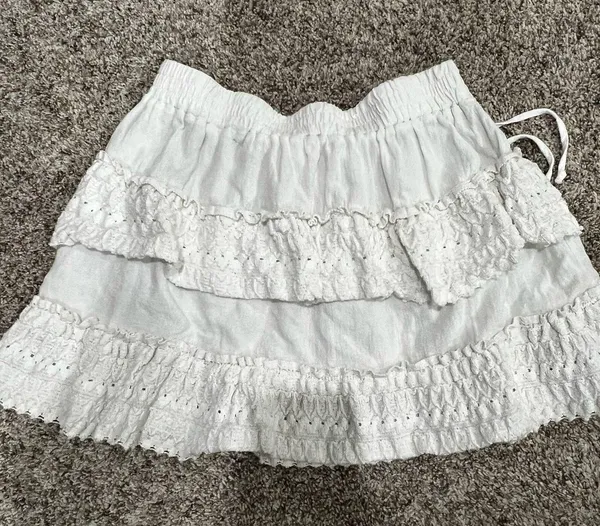 Vici ivory lace skirt  - Image 3