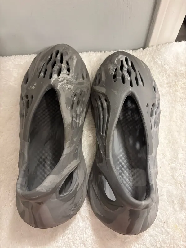 Adidas Foam Rubber Shoes Sz9 Gray Size 9 - Image 8